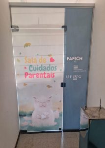 Congregação aprova normas de uso da Sala de Cuidados Parentais da Fafich